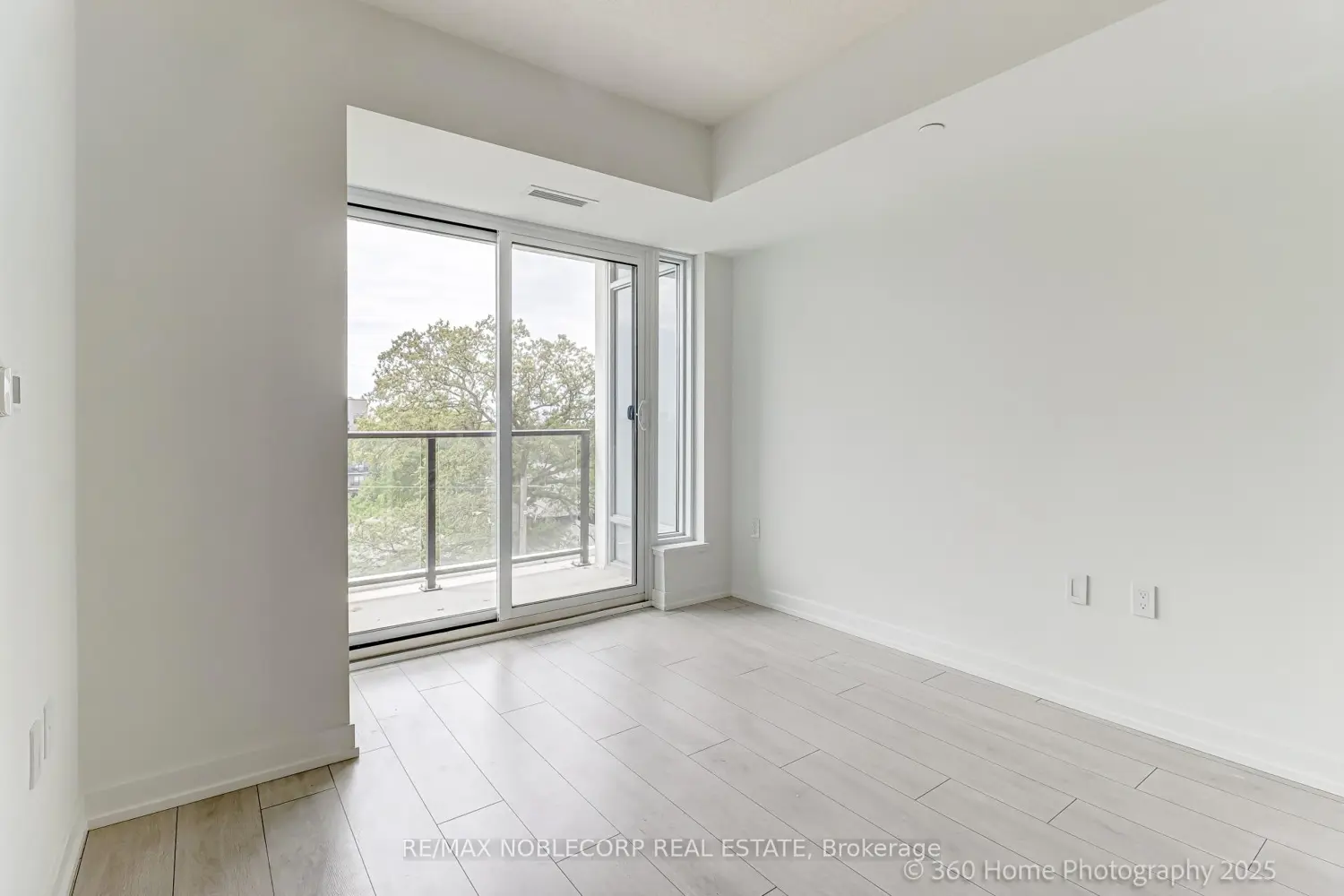 556 Marlee Avenue 508 photo 2