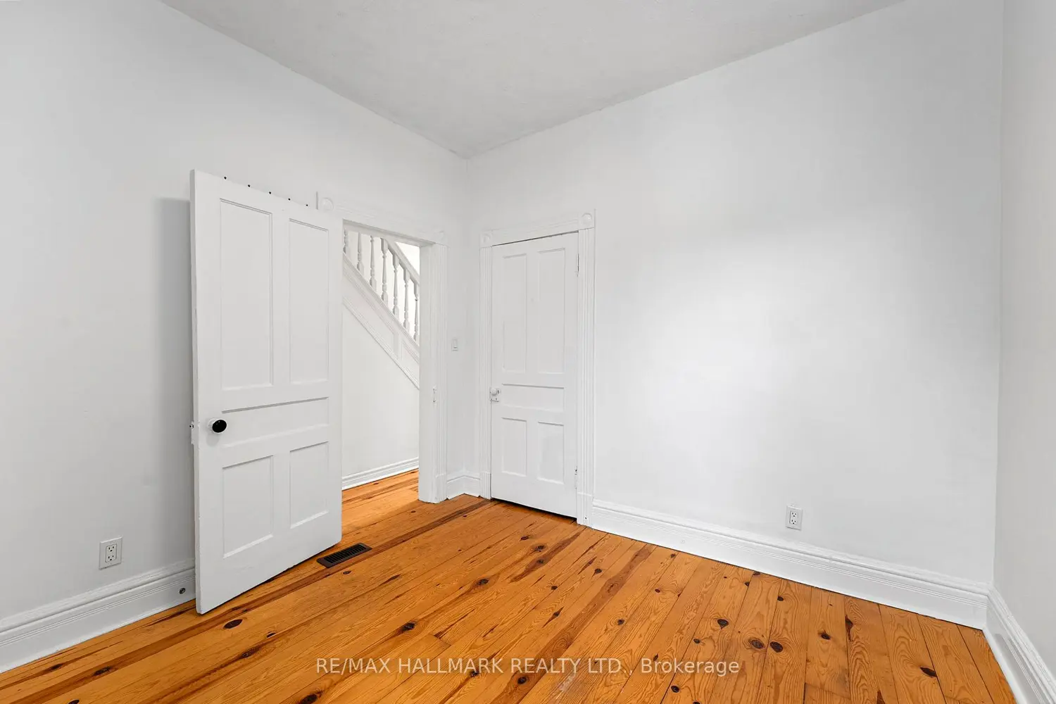 Additional image 10 of 261 Ossington Avenue