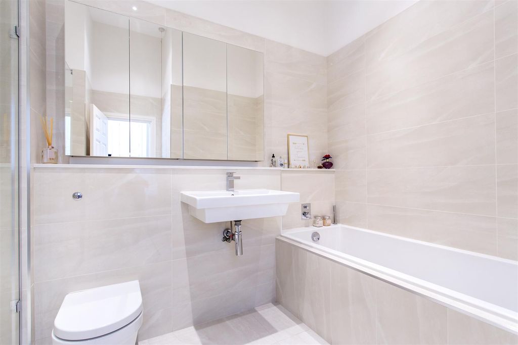 Additional image 16 of 3 bed flat for saleNorthumberland House, Repton Park, Woodford Green IG8