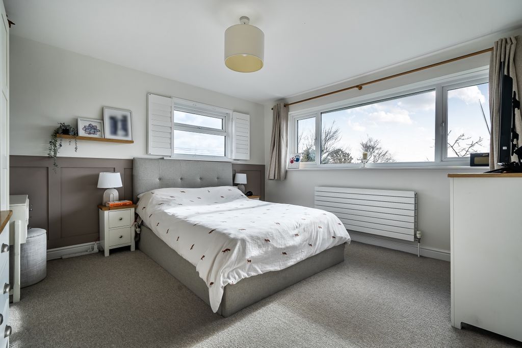 Additional image 7 of 4 bed detached house to rentMill Close, Lower Beeding, Horsham RH13