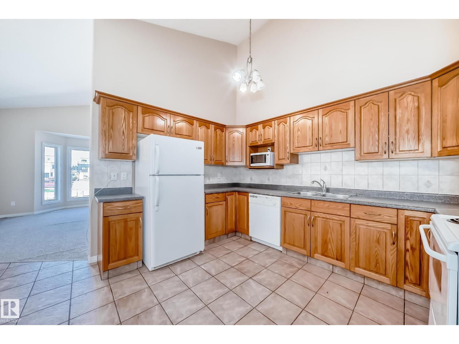 Additional image 5 of 9825 156 Street NW, Edmonton, AB, T5P2P2