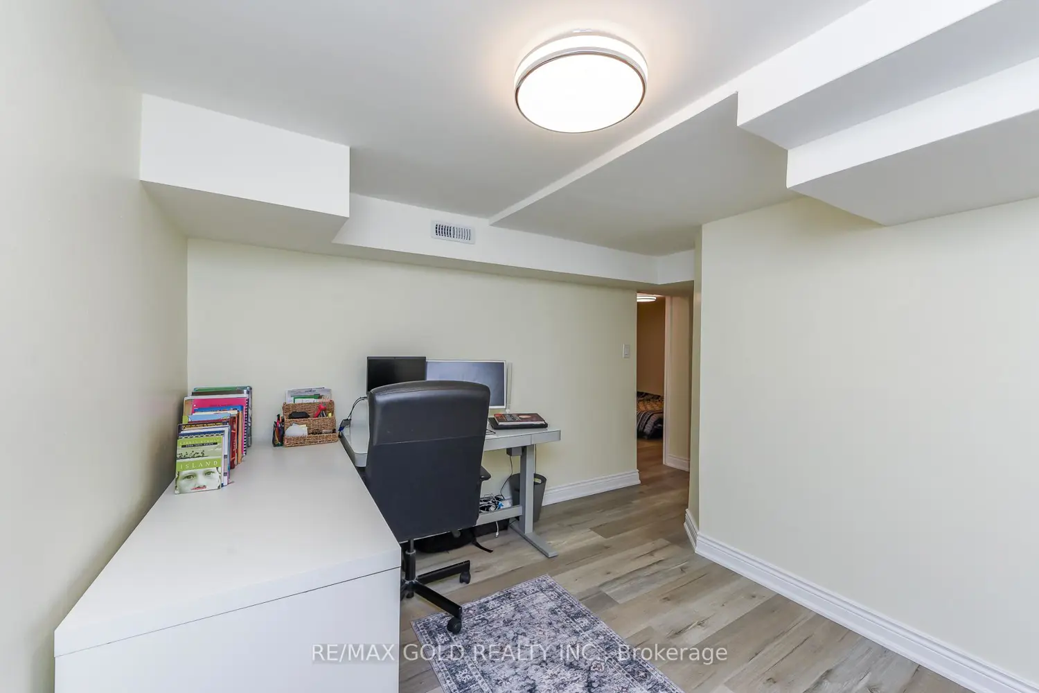Additional image 15 of 7595 Wrenwood Crescent