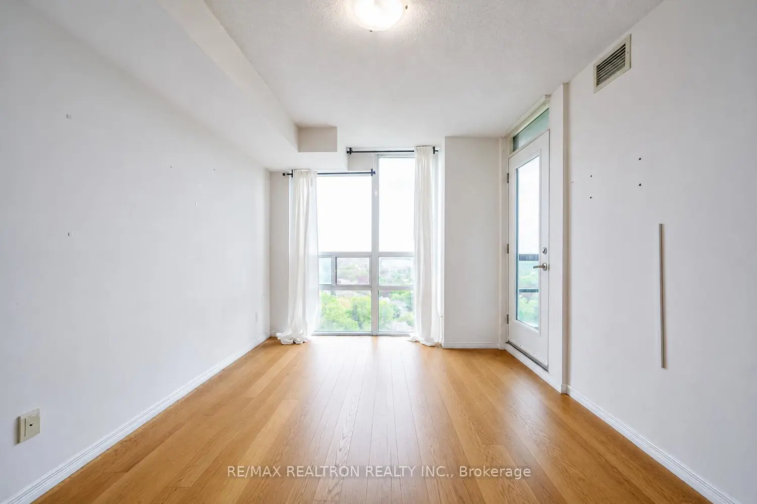 503 Beecroft Road 308 photo 3