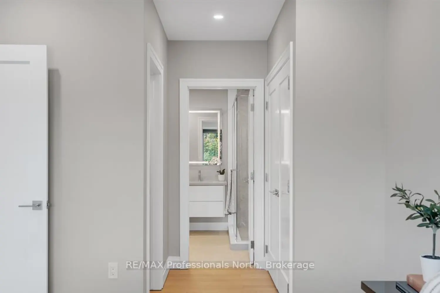 Additional image 5 of 32 Brunel Road 201
