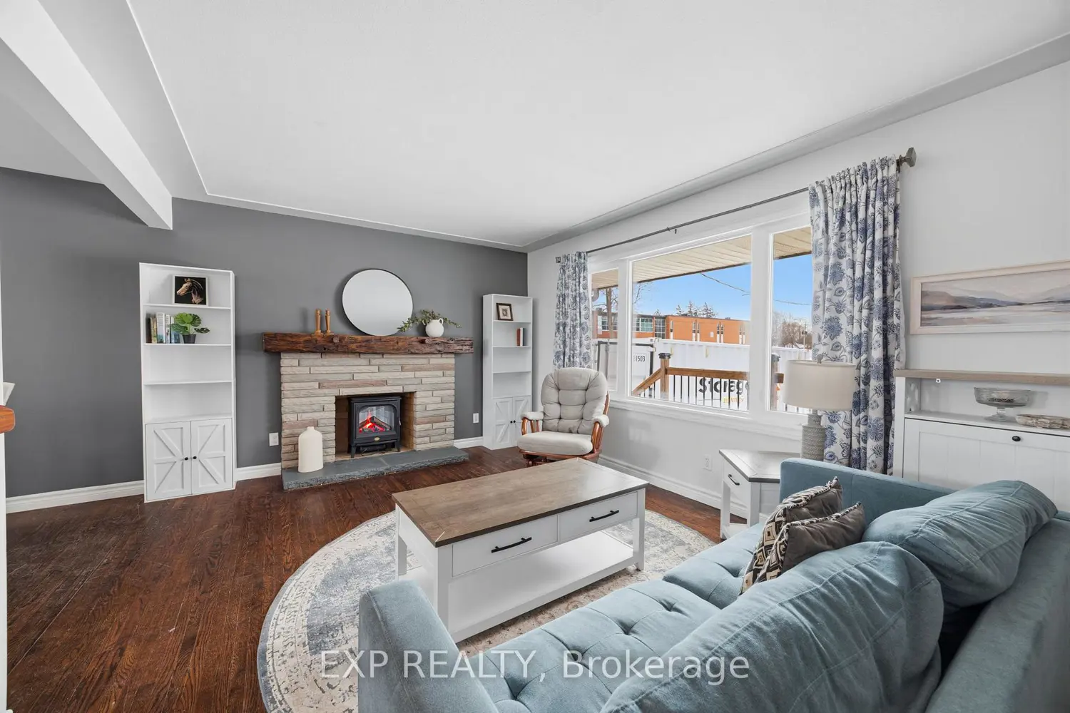597 Gold Street photo 5