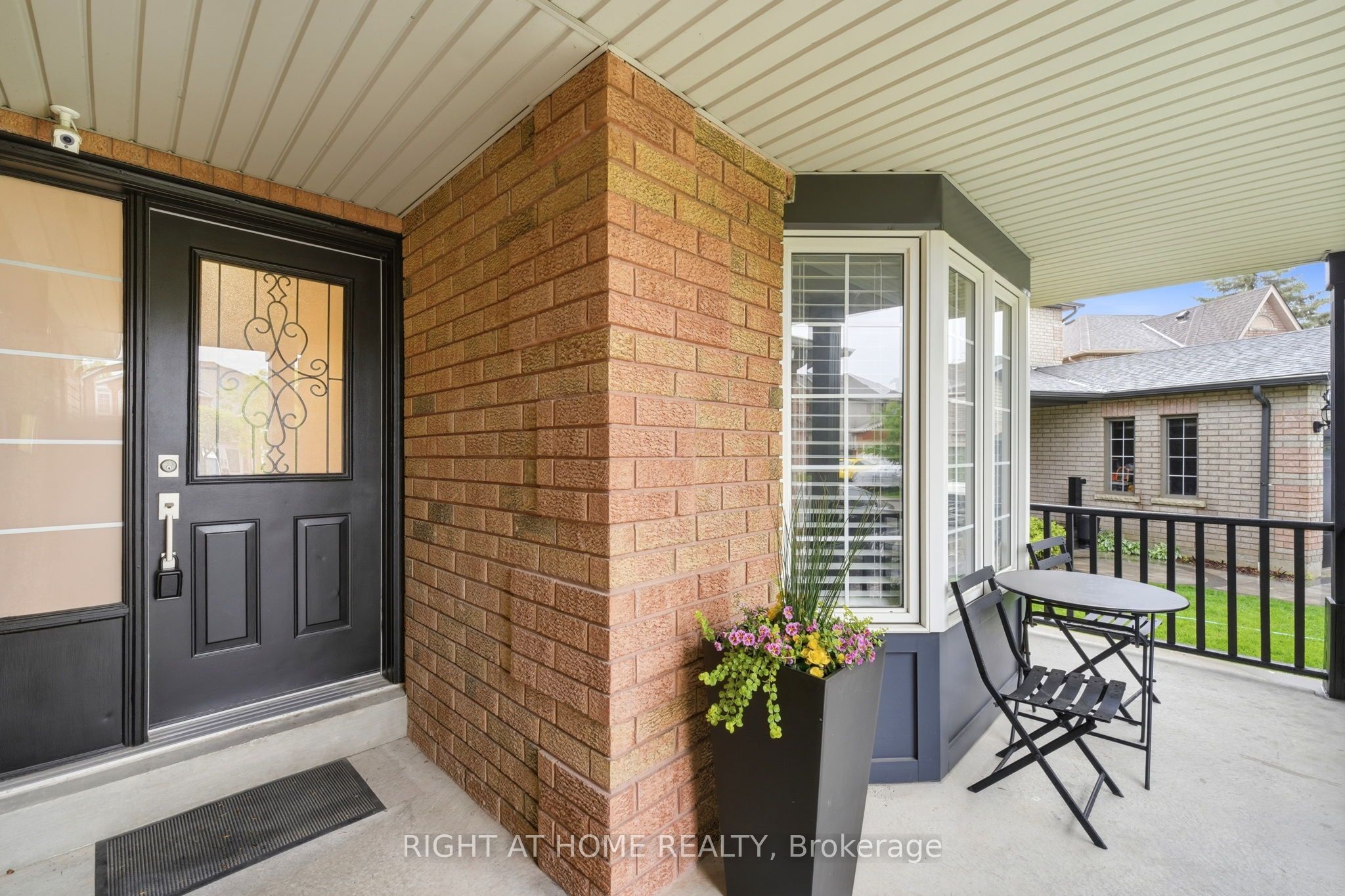 Additional image 4 of 16 Mcneilage Court, Ajax, ON, L1T 3Z5
