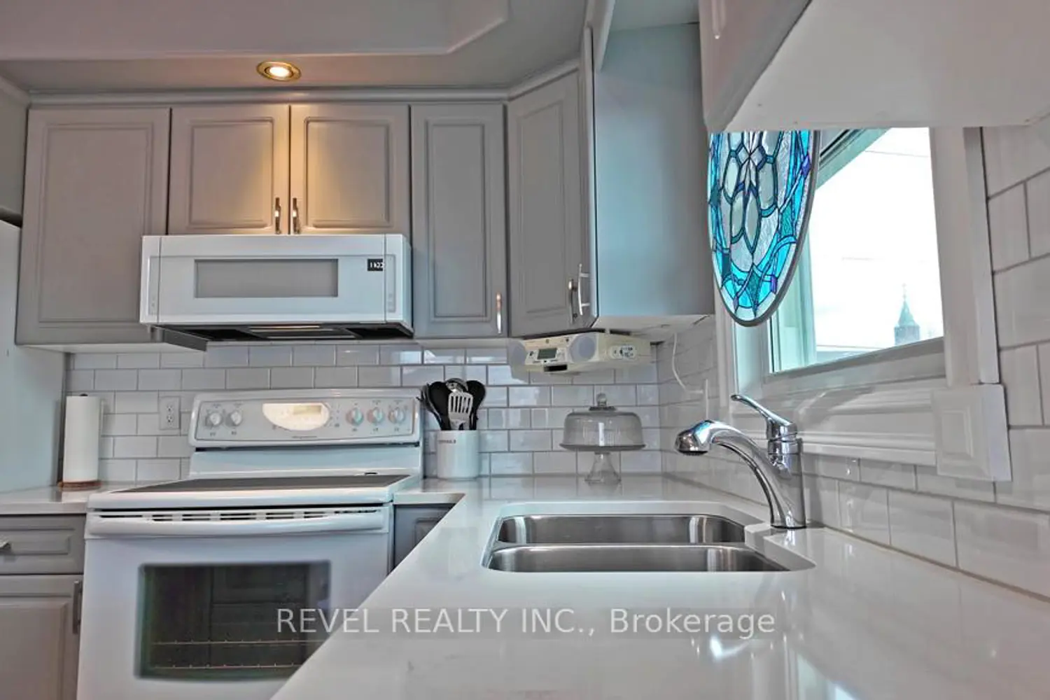 Additional image 5 of 101 Bloor Avenue