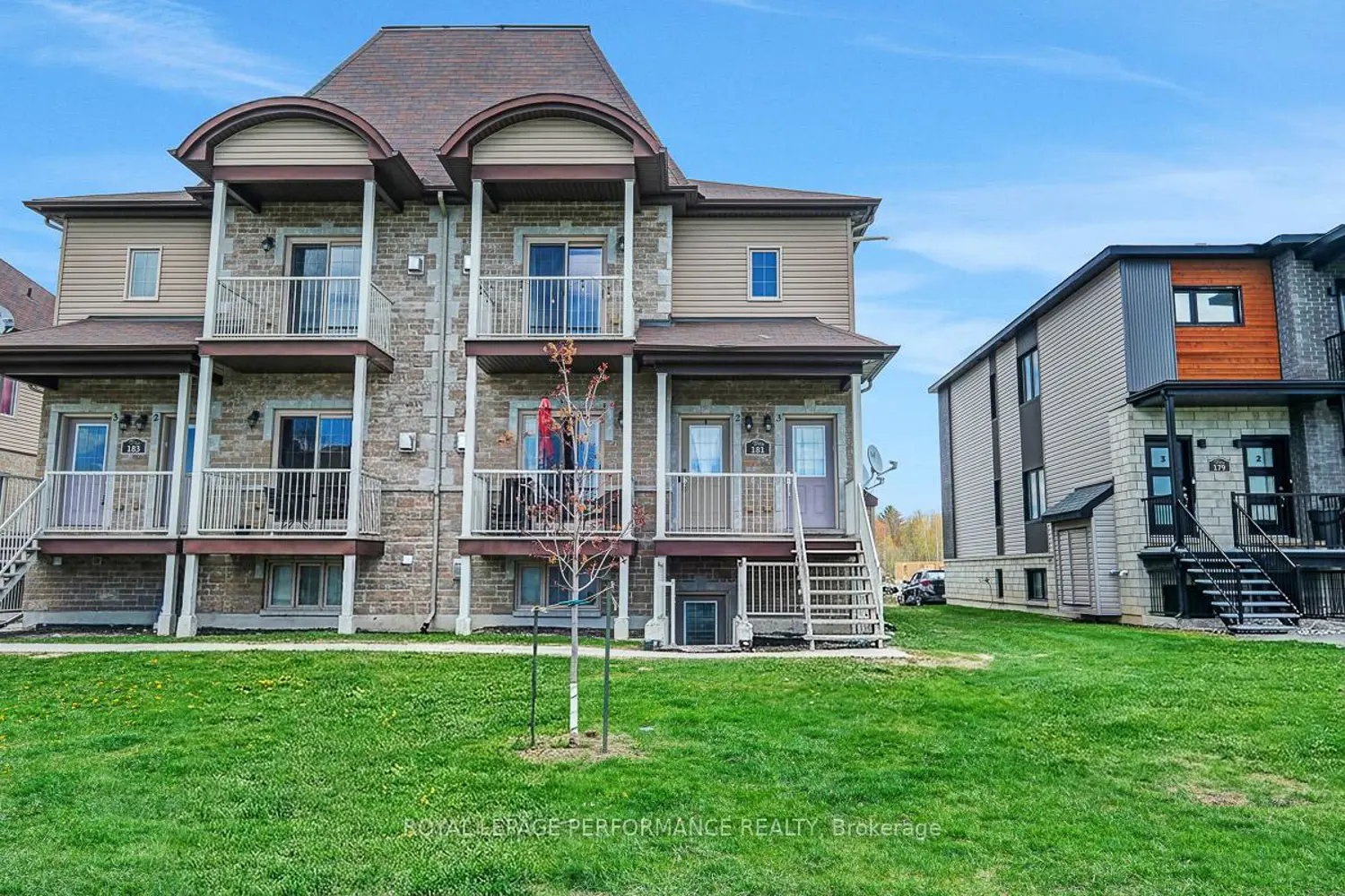 181 Bourdeau Boulevard 3