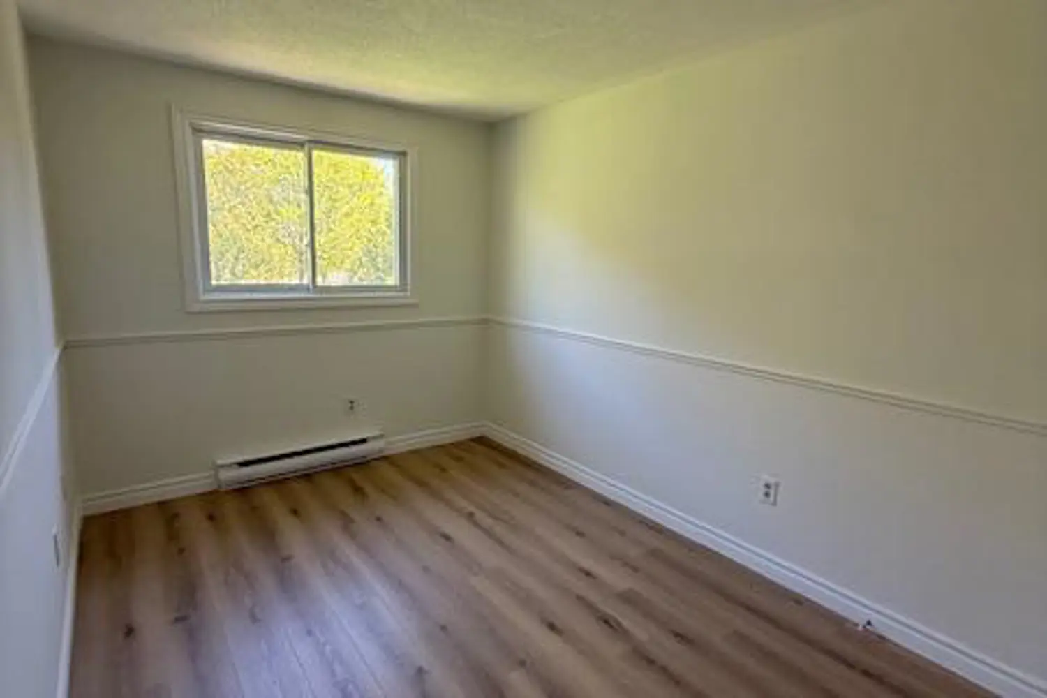 Additional image 9 of 475 Sandringham Crescent 39