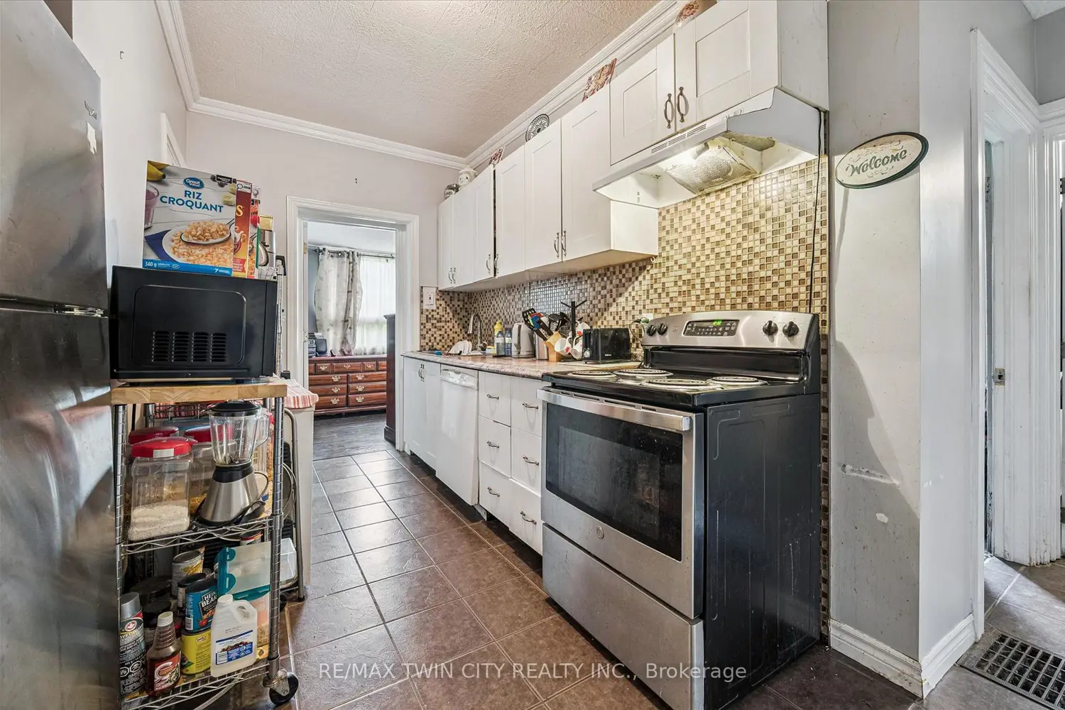 Additional image 12 of 27 Roseview Avenue