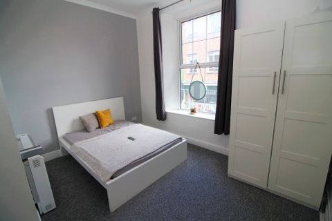 Kings Square Avenue, Bristol BS2