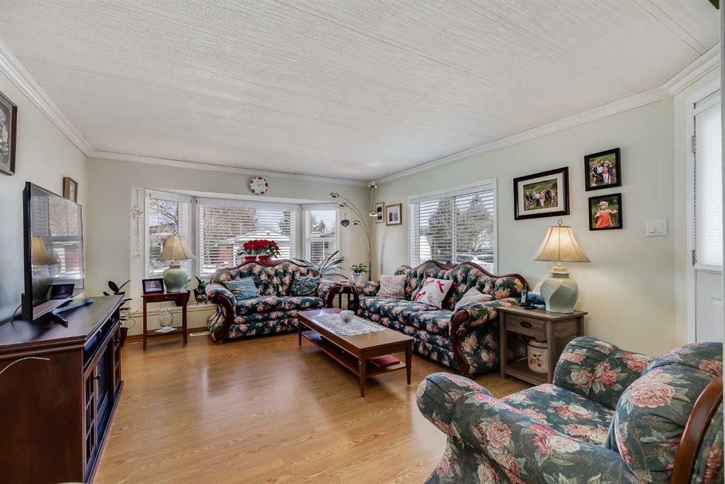 Additional image 5 of 240 Big Hill Circle SE, Airdrie, AB, T4A 1P8