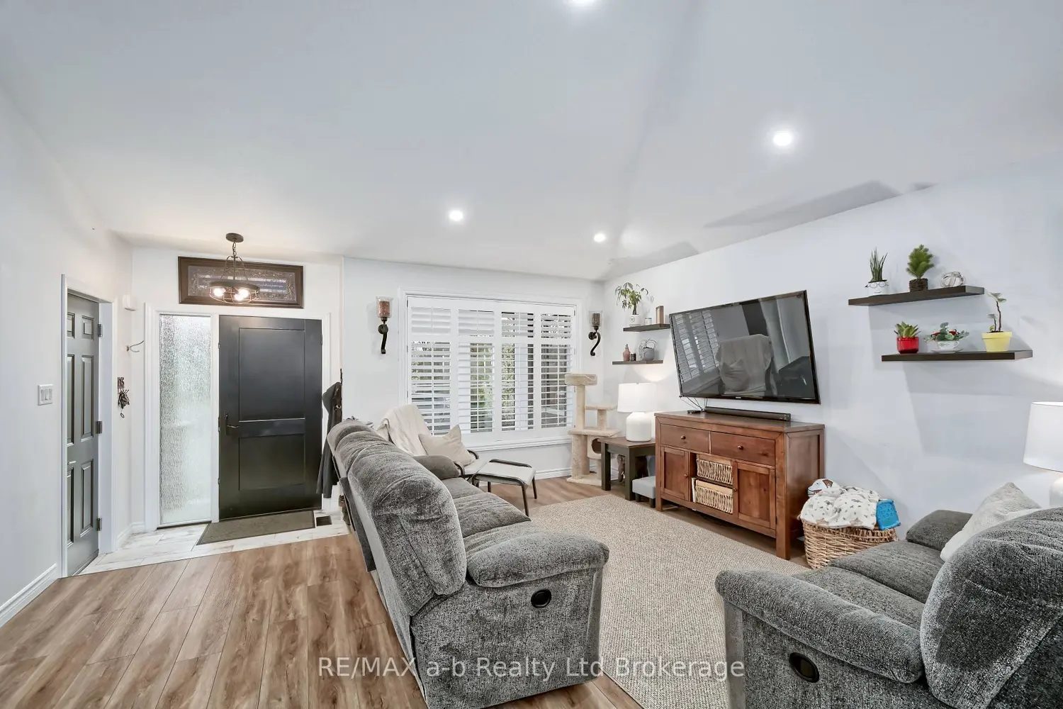 Additional image 5 of 305 Robinson Street