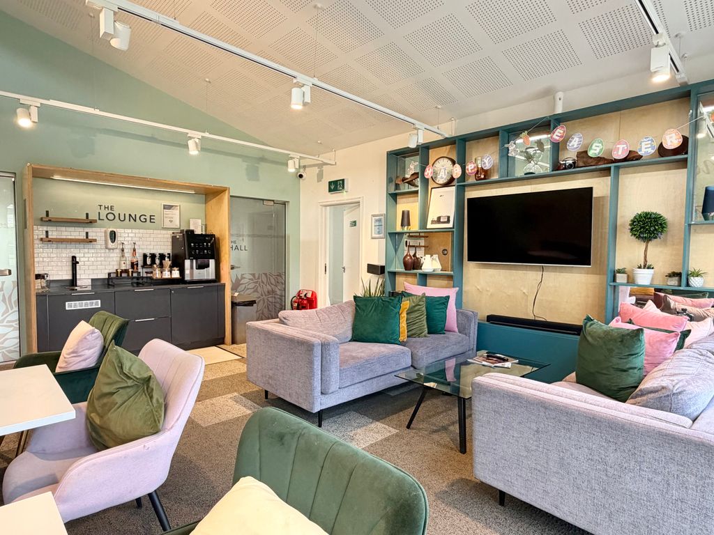 Additional image 13 of 2 bed flat to rentHolmbush Mews, Horsham RH12