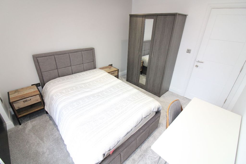 Additional image 5 of 3 bed flat to rentCity Bridge Apartments, Glovers Court, Preston PR1