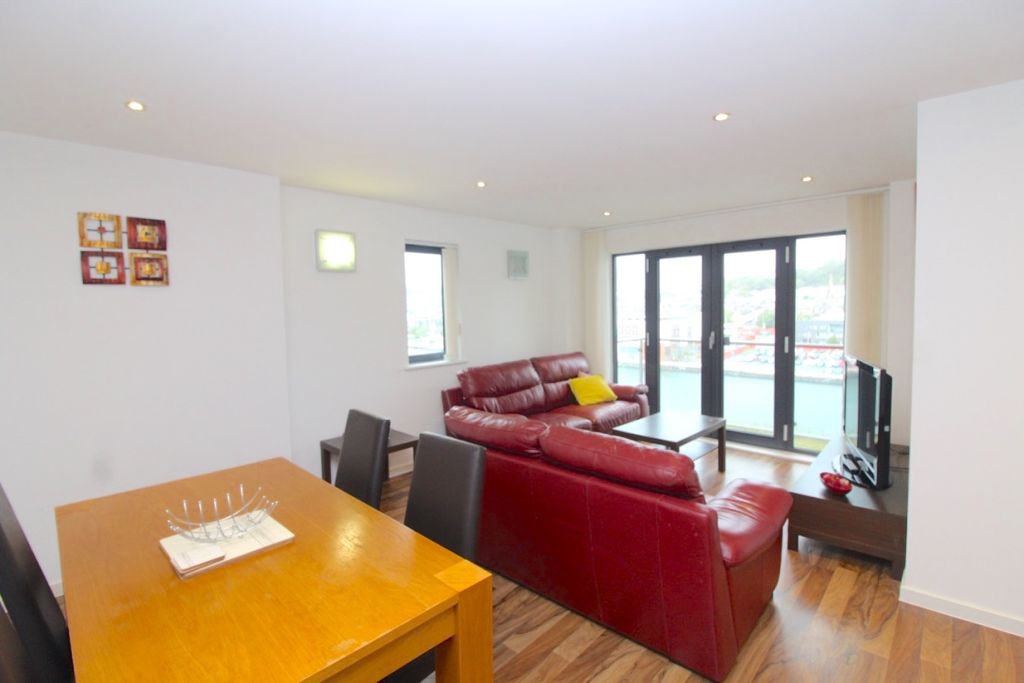2 bed flat to rentKings Road, Swansea SA1