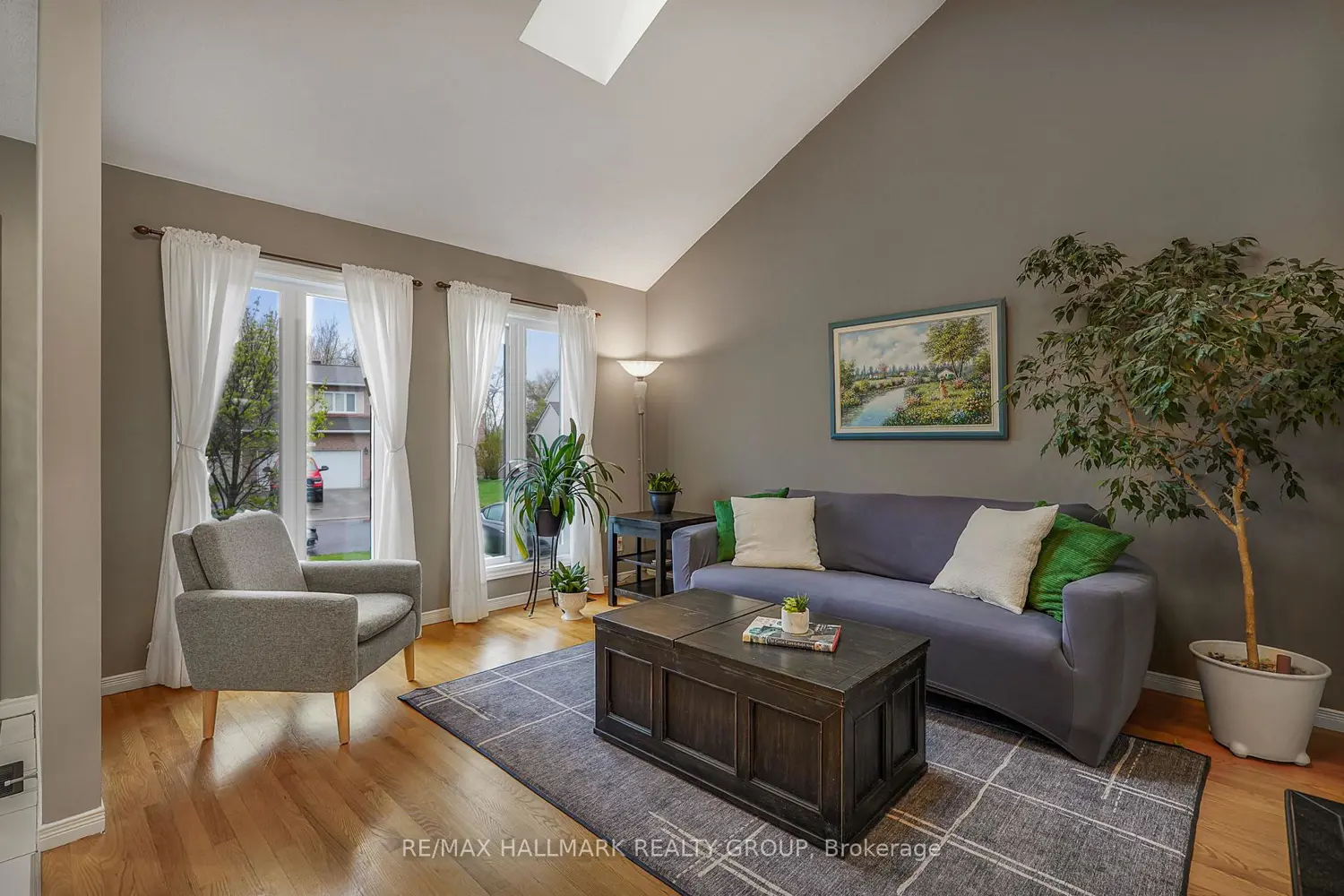 3327 Descotes Circle photo 2