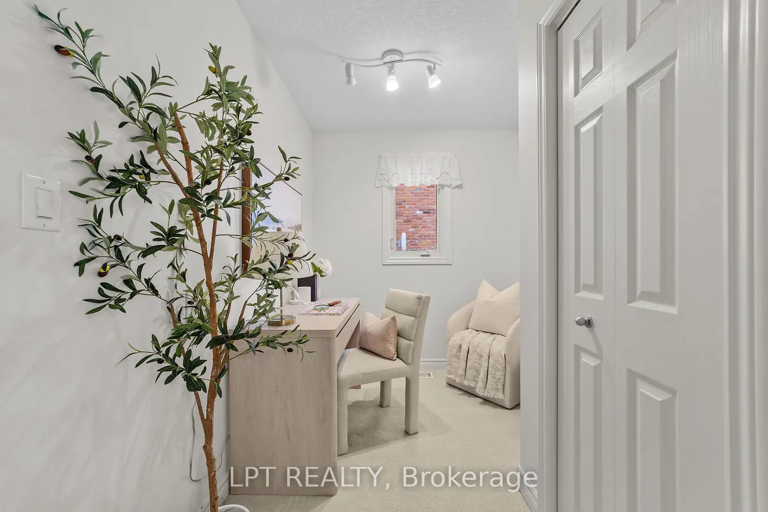 164 Abagail Street photo 3