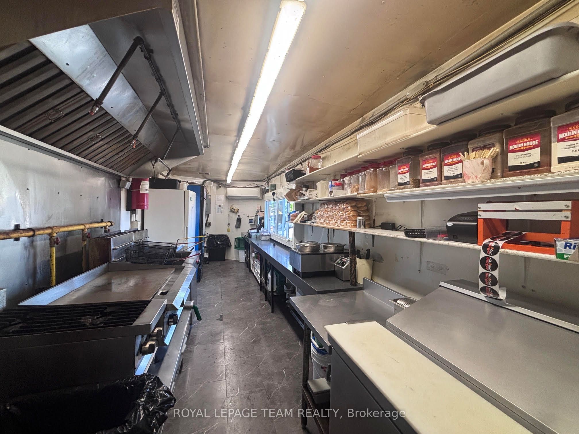 Additional image 6 of 2560 Bank Street, Ottawa, ON, K1T 1M9