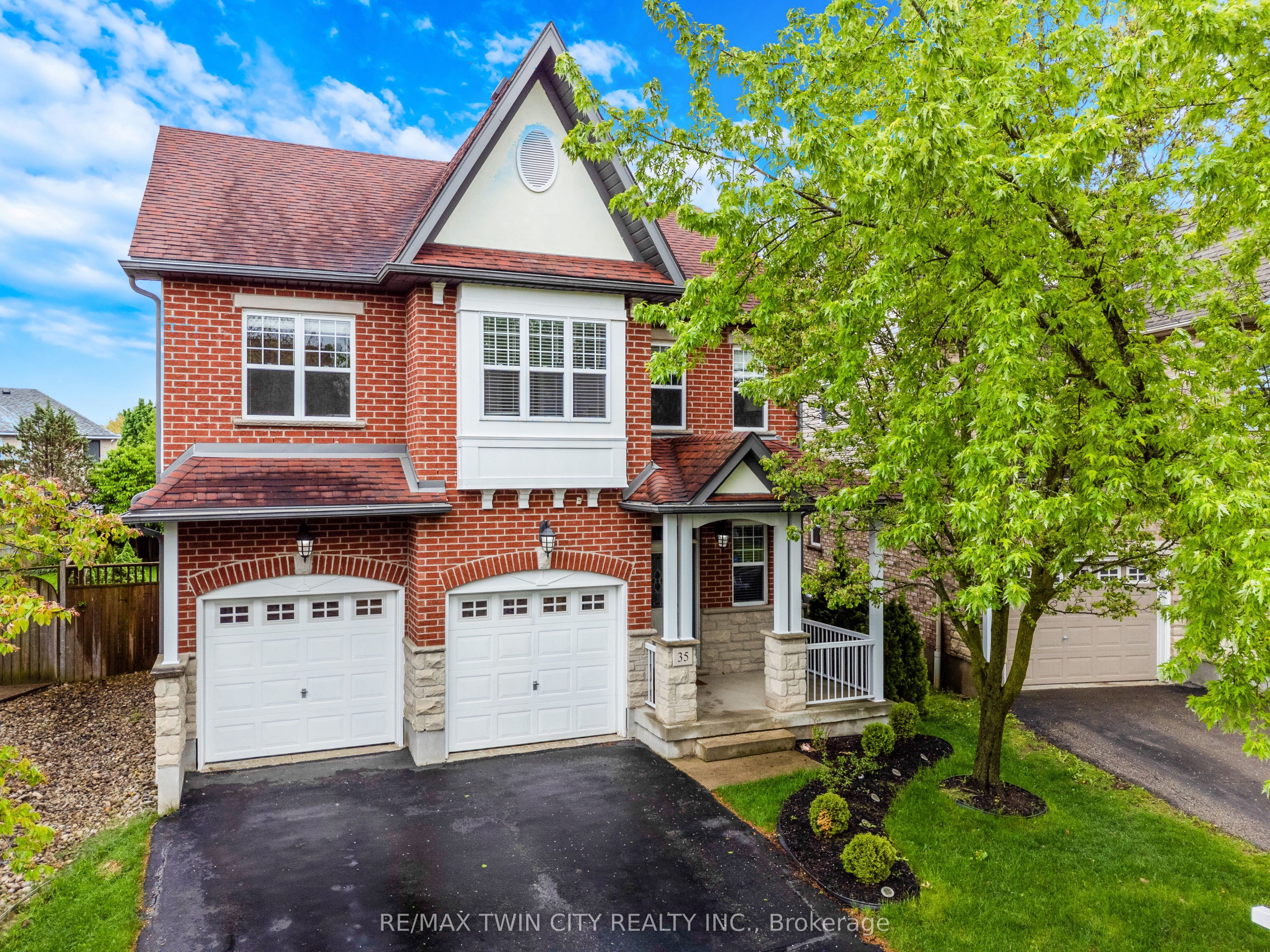 35 Coopershawk Street, Kitchener, ON, N2K 4J7