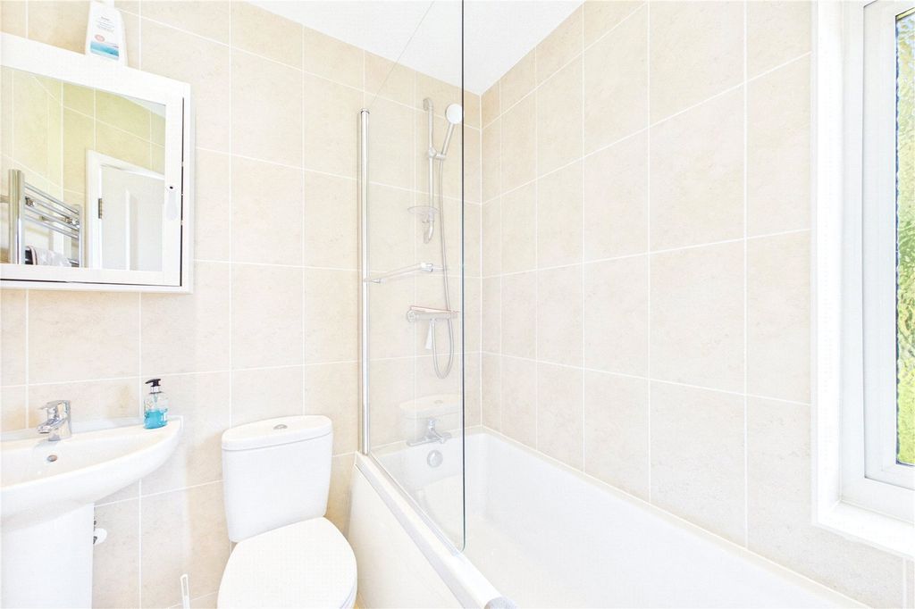 Additional image 14 of 2 bed flat to rentMill Lane, Newbury, Berkshire RG14