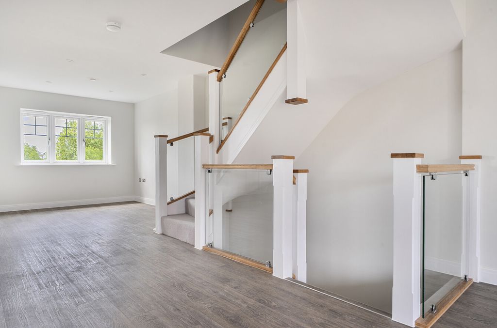 Additional image 9 of 4 bed detached house for saleHackney Way, Mortimer Common, Reading, Berkshire RG7