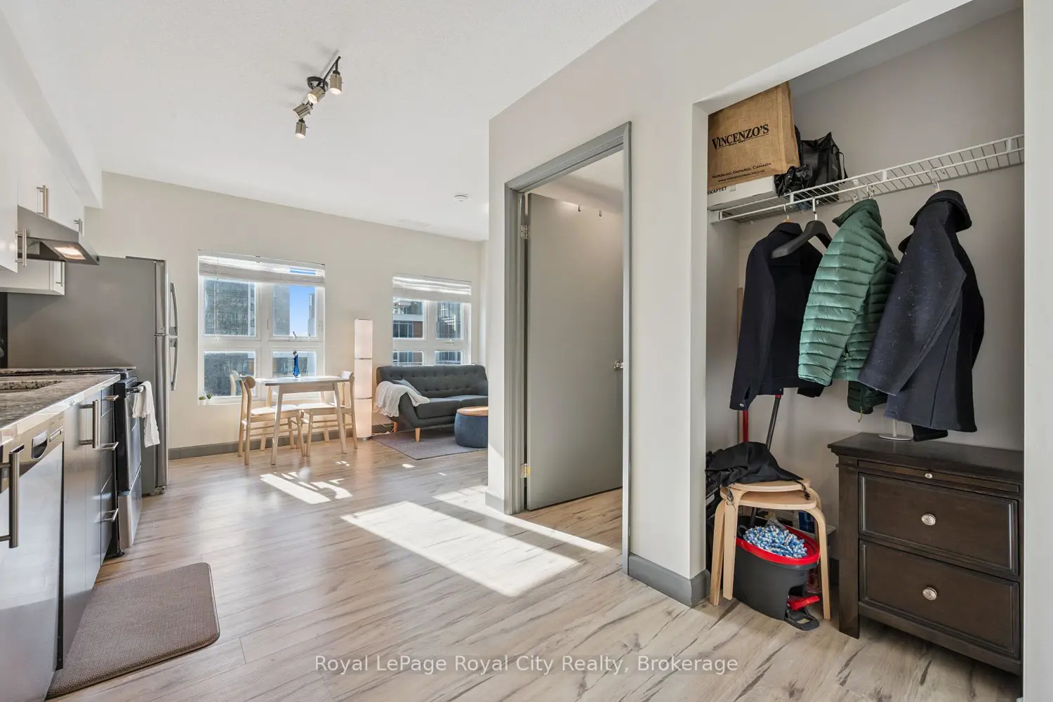 258A Sunview Street 186 photo 5