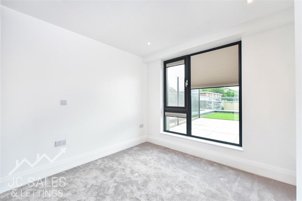 Additional image 10 of 2 bed flat to rentHallam Towers, Fulwood Road, Sheffield S10