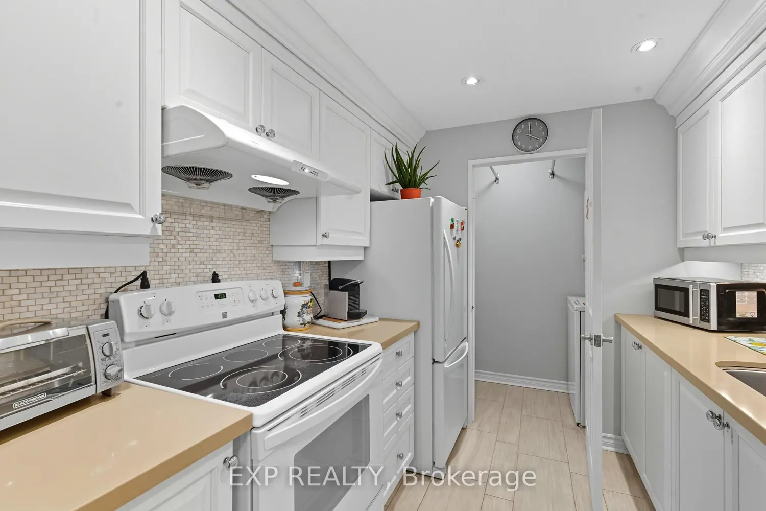Additional image 8 of 14924 Yonge Street 111
