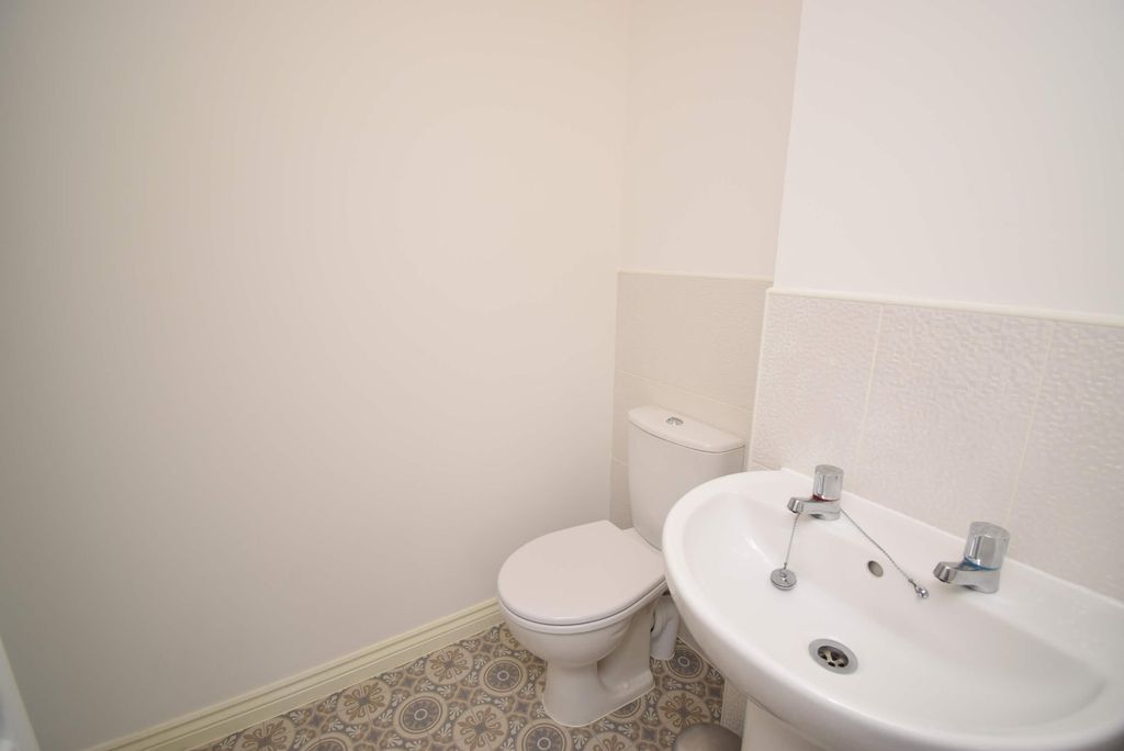 Additional image 9 of 3 bed semi-detached house to rentDominion Court, Newport NP19
