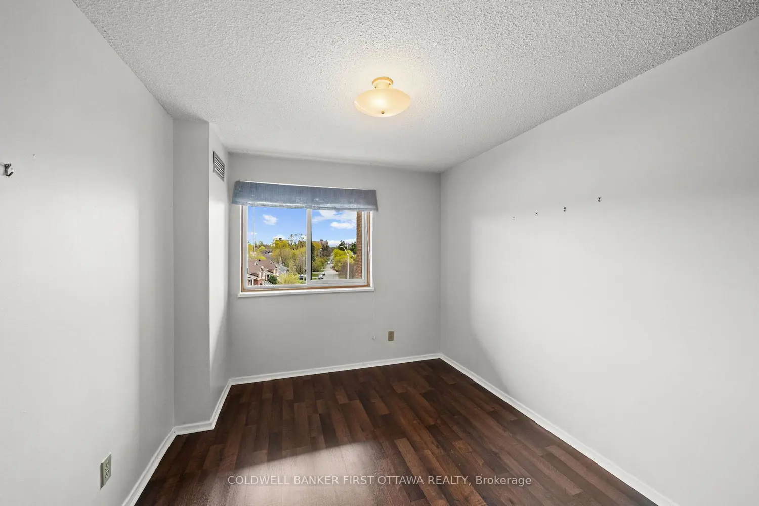 Additional image 7 of 1100 Ambleside Drive 411
