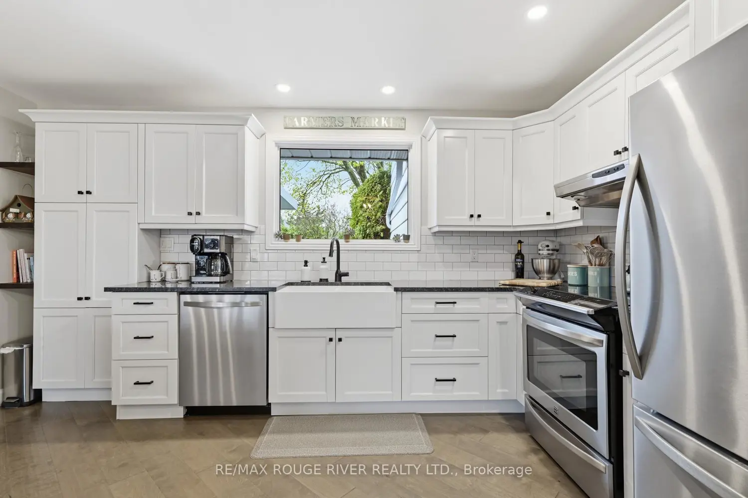 78 Crossley Drive photo 4