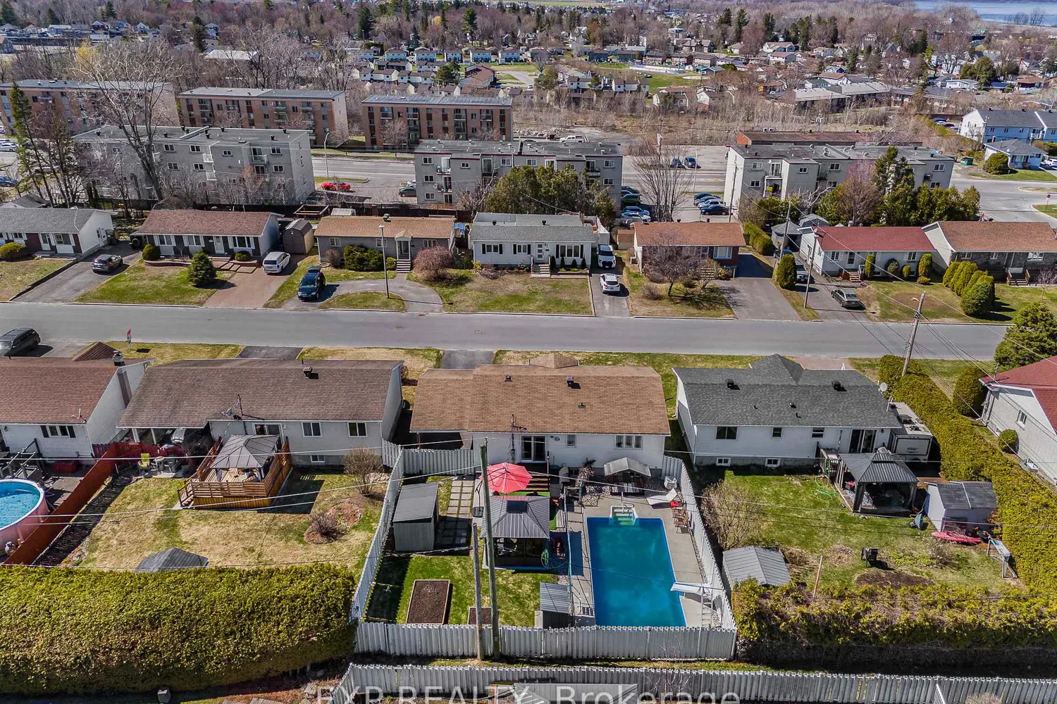 Additional image 20 of 905 Ghislain Street