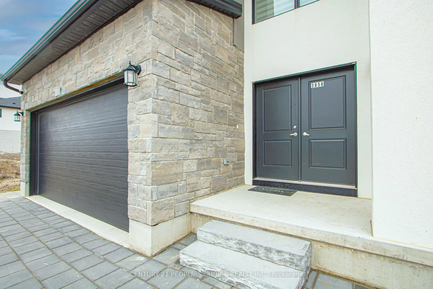 Additional image 4 of 3858 Campbell Street