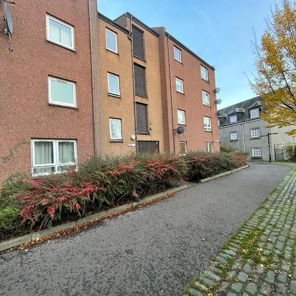 2 bed flat to rentParmelia Court, Perth PH1