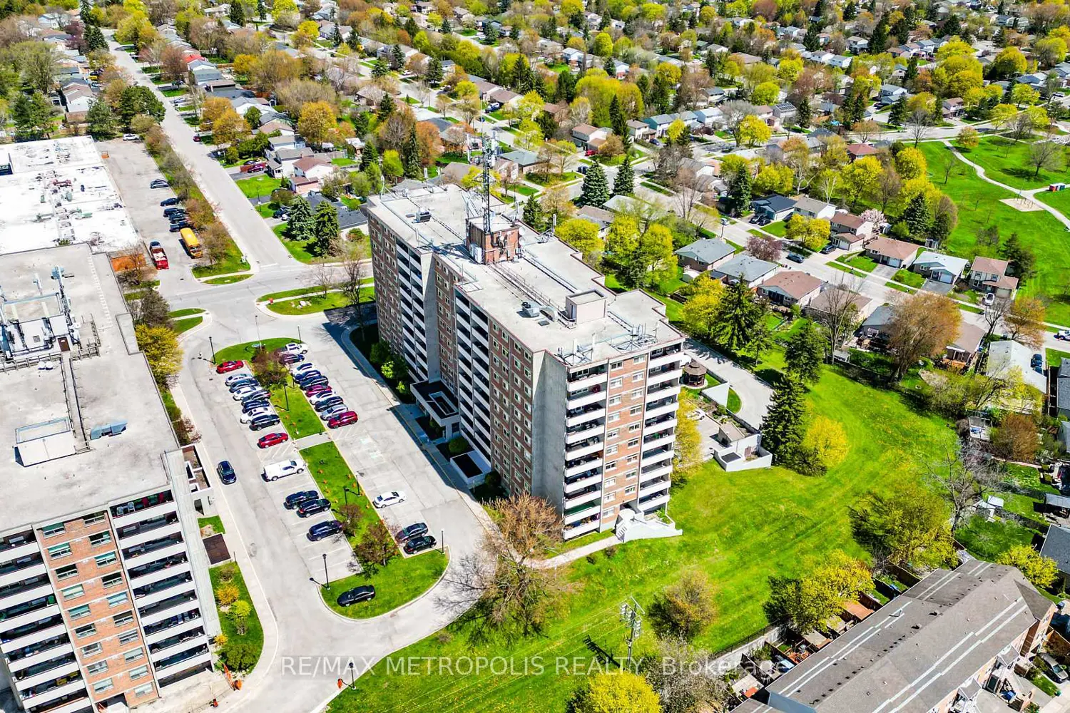 40 William Roe Boulevard 1010