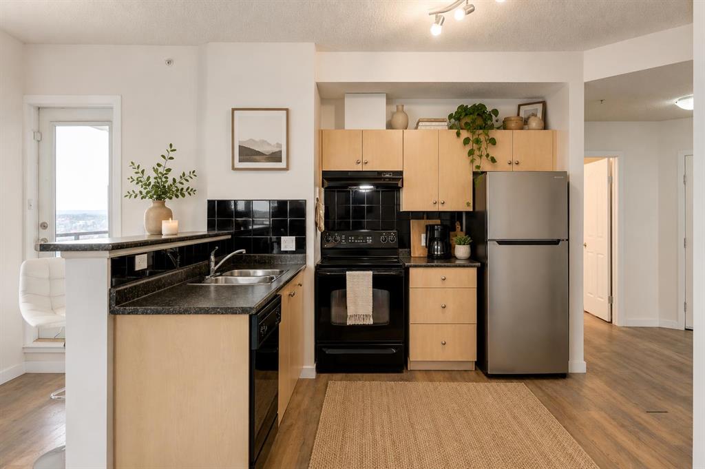 Additional image 5 of 1615-1053 10 Street SW, Calgary, AB, T2R 1S6