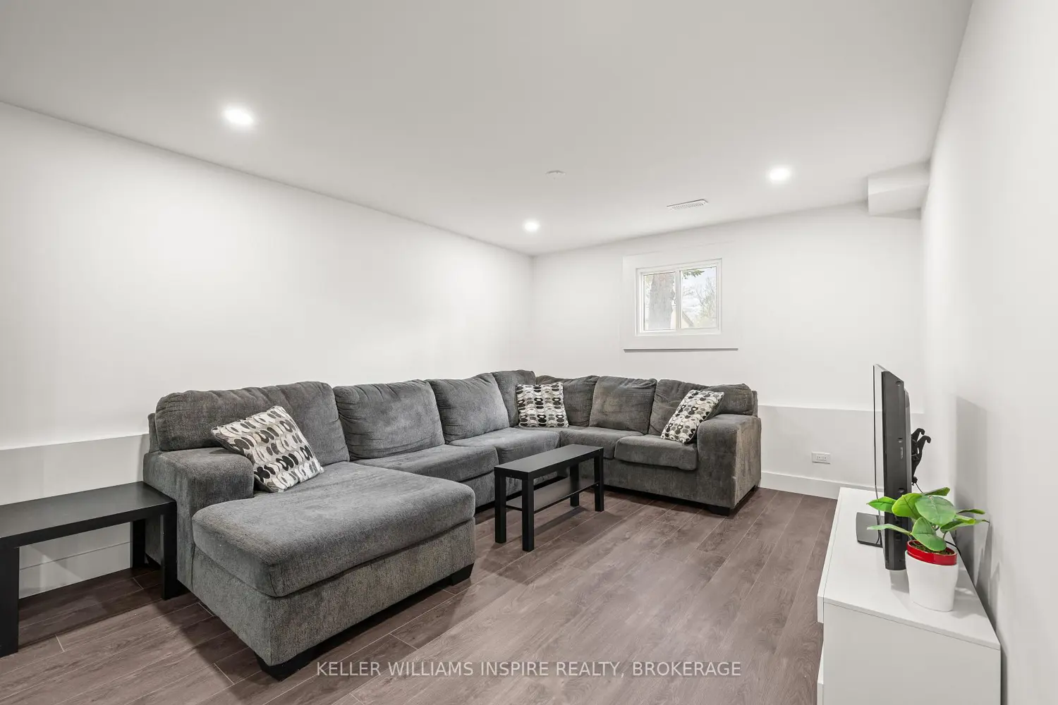 Additional image 11 of 1238 Carmil Boulevard