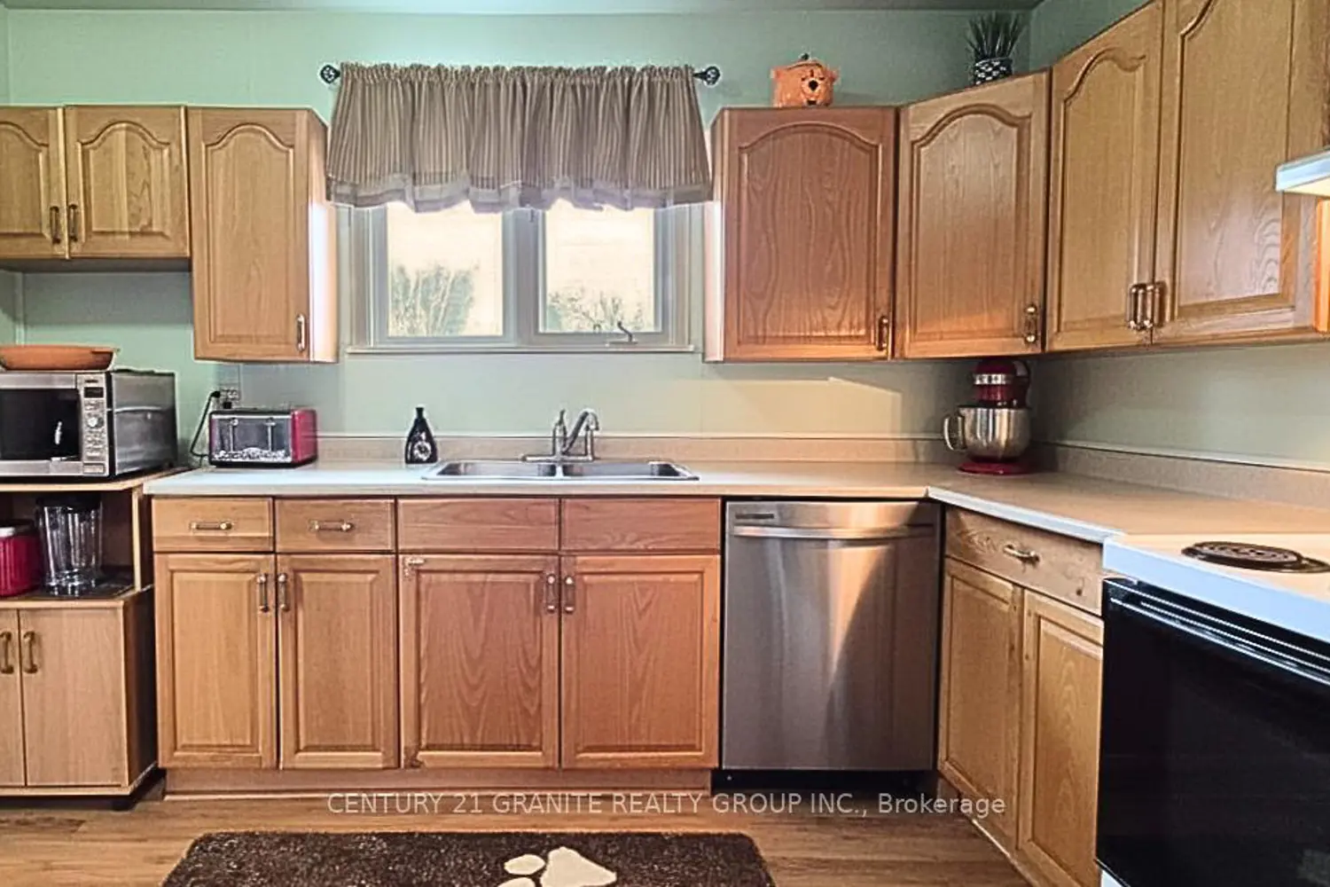 Additional image 5 of 2 Hemlock Street