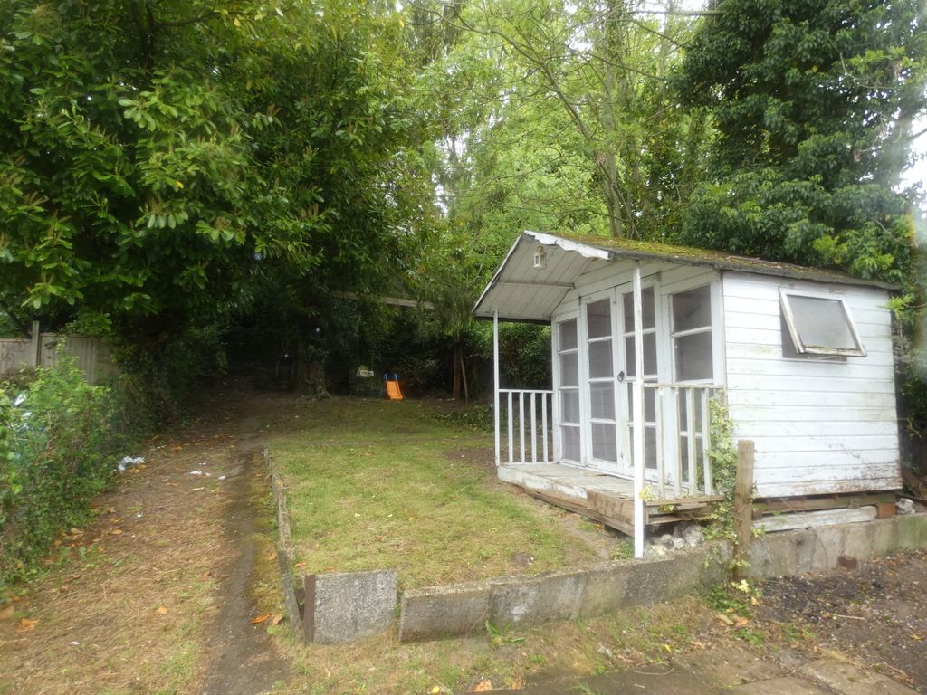 Additional image 2 of 5 bed semi-detached house to rentRunley Road, Luton LU1