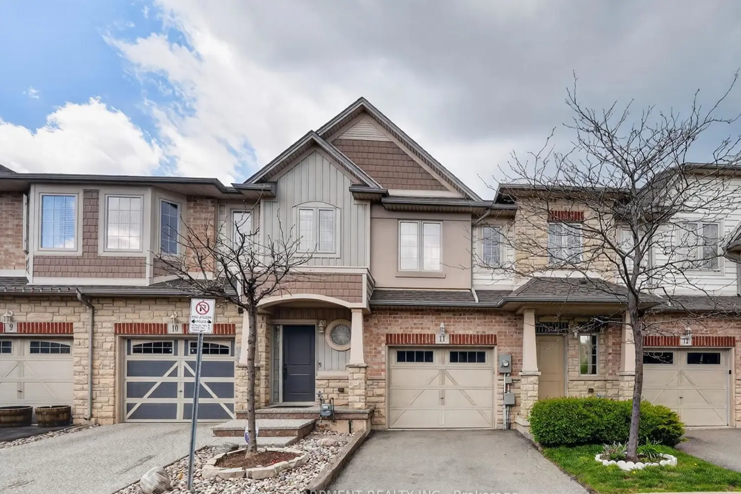 8 Lakelawn Road 11