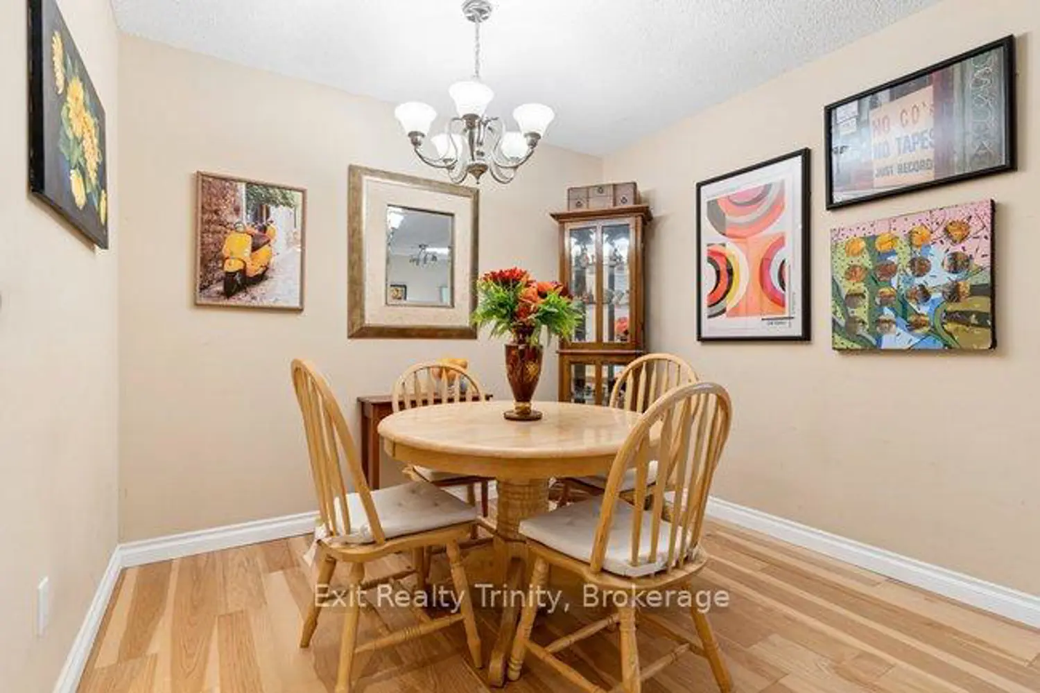 23 Lorraine Drive 318 photo 4