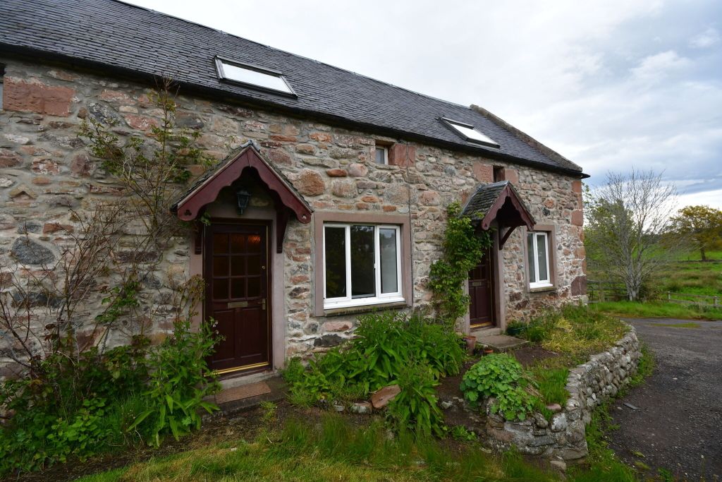 2 bed terraced house to rentStables Cottages, Mains Of Croy, Croy, Inverness IV2