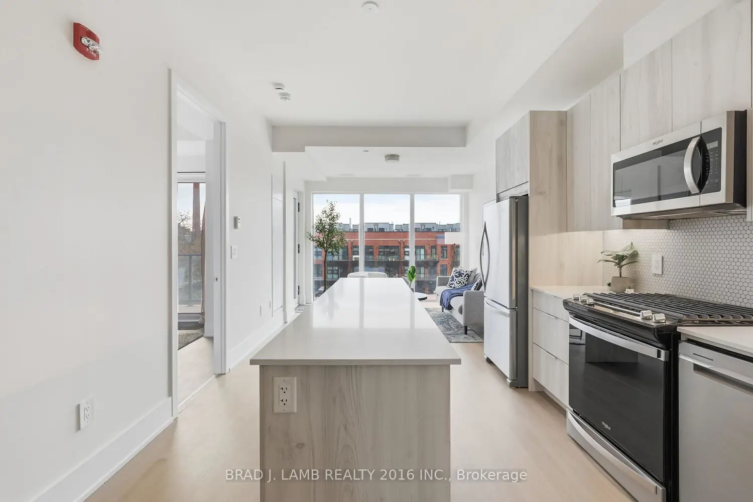 Additional image 4 of 495 Logan Avenue 413