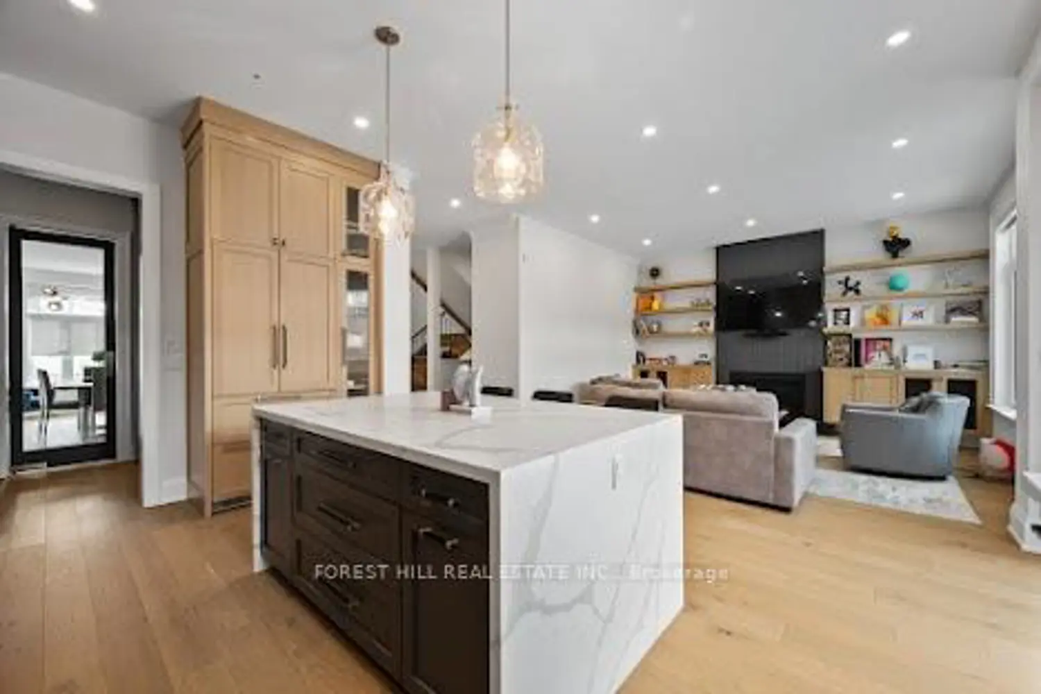 Additional image 6 of 2540 St Clair Avenue