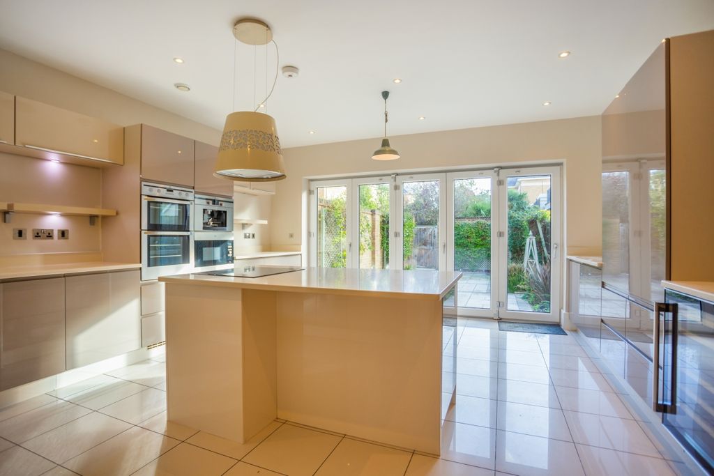 Additional image 11 of 4 bed town house to rentHawtrey Road, Windsor SL4