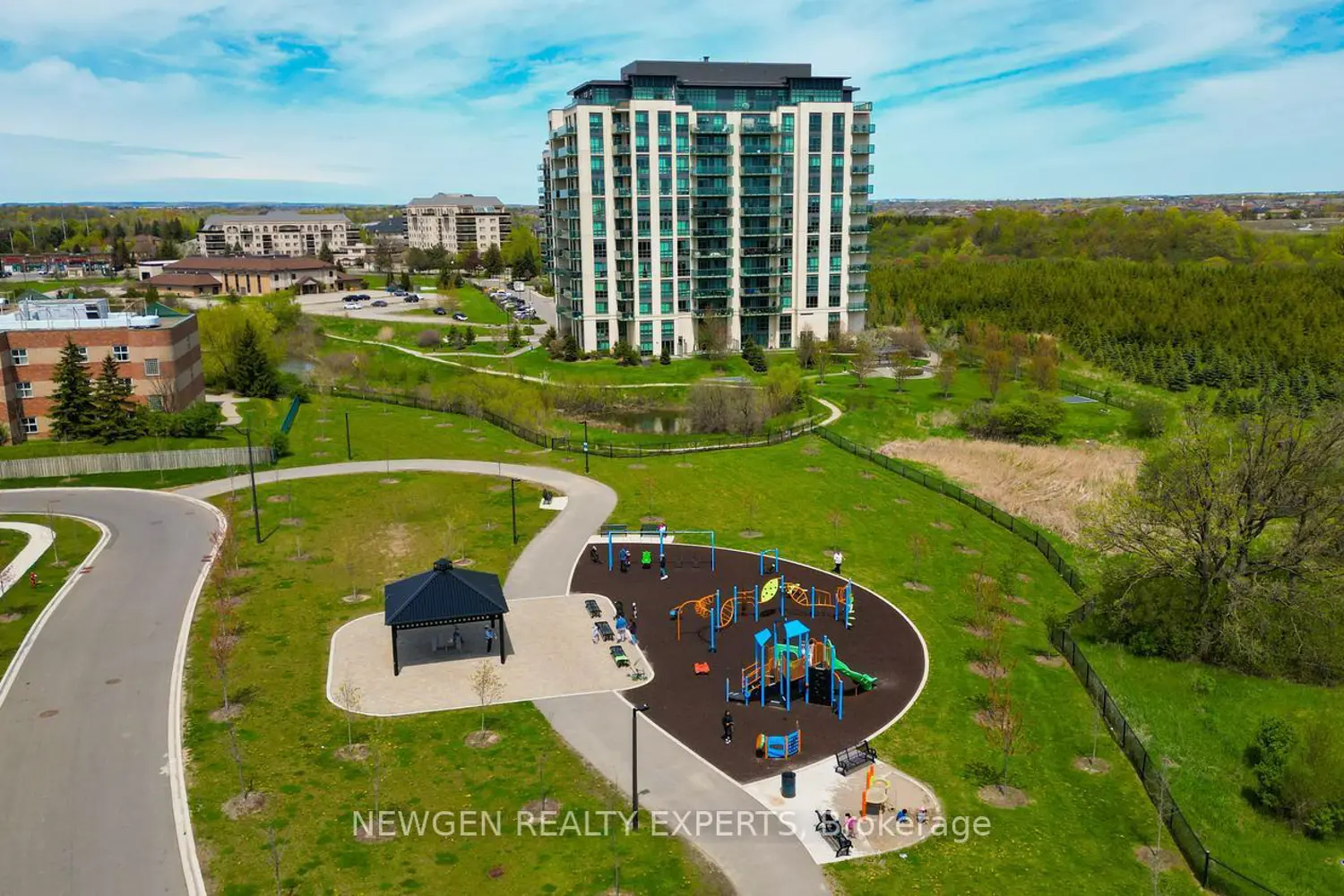 Additional image 19 of 65 Yorkland Boulevard 808