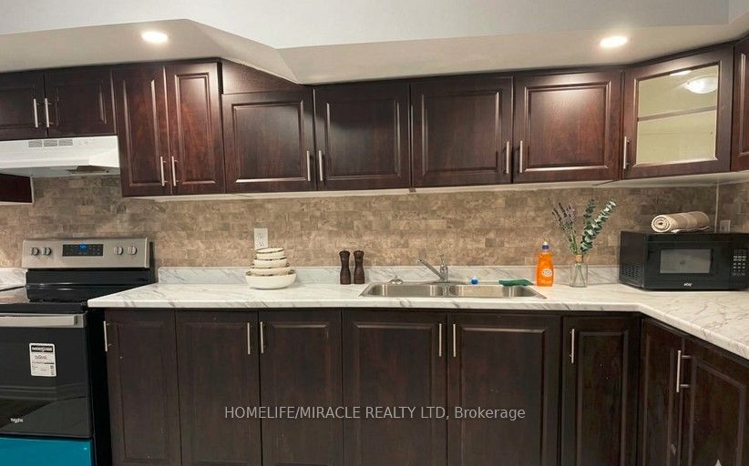 Additional image 5 of 107 Castle Oaks Crossing, Brampton, ON, L6P 3V2