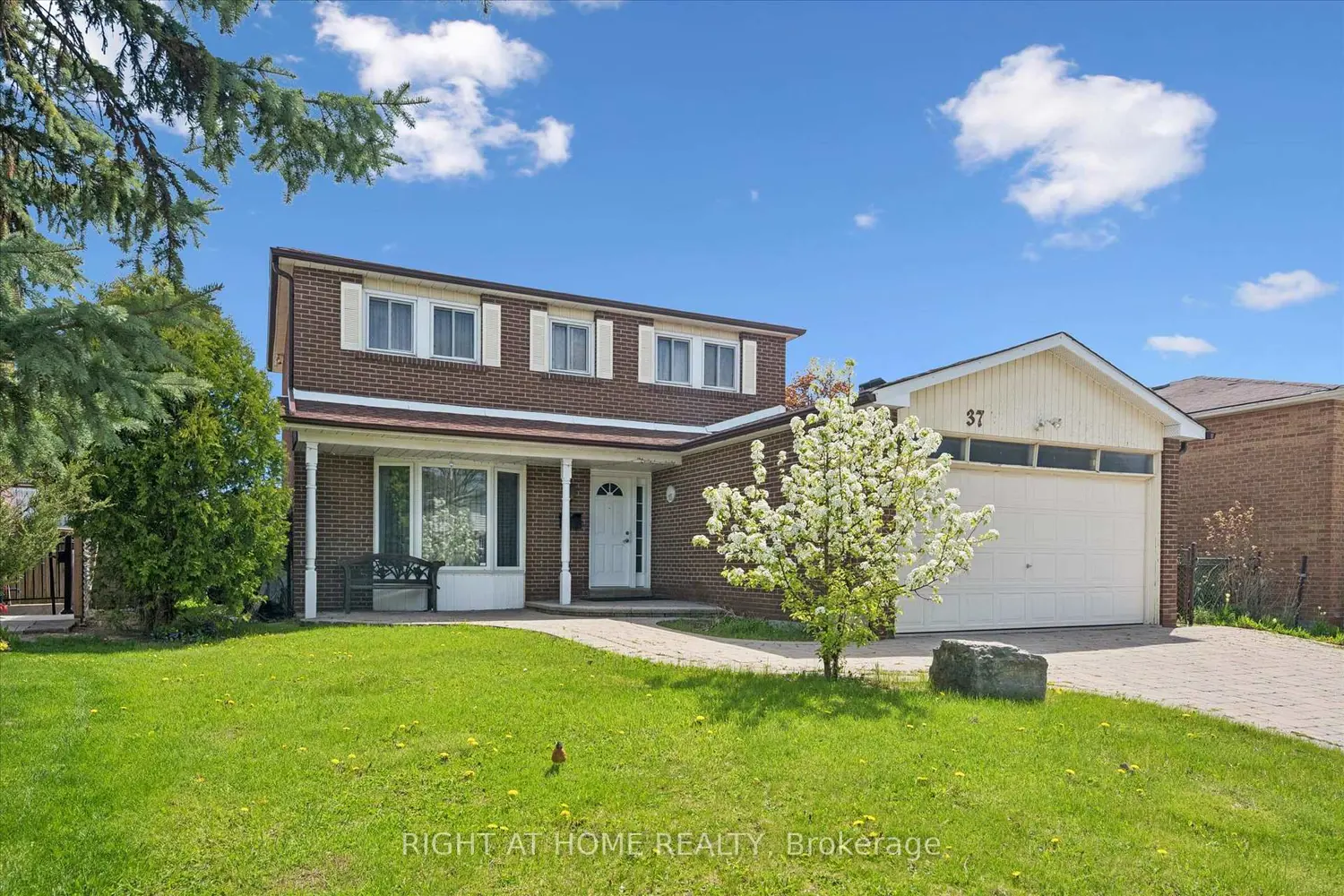 37 Moffatt Avenue