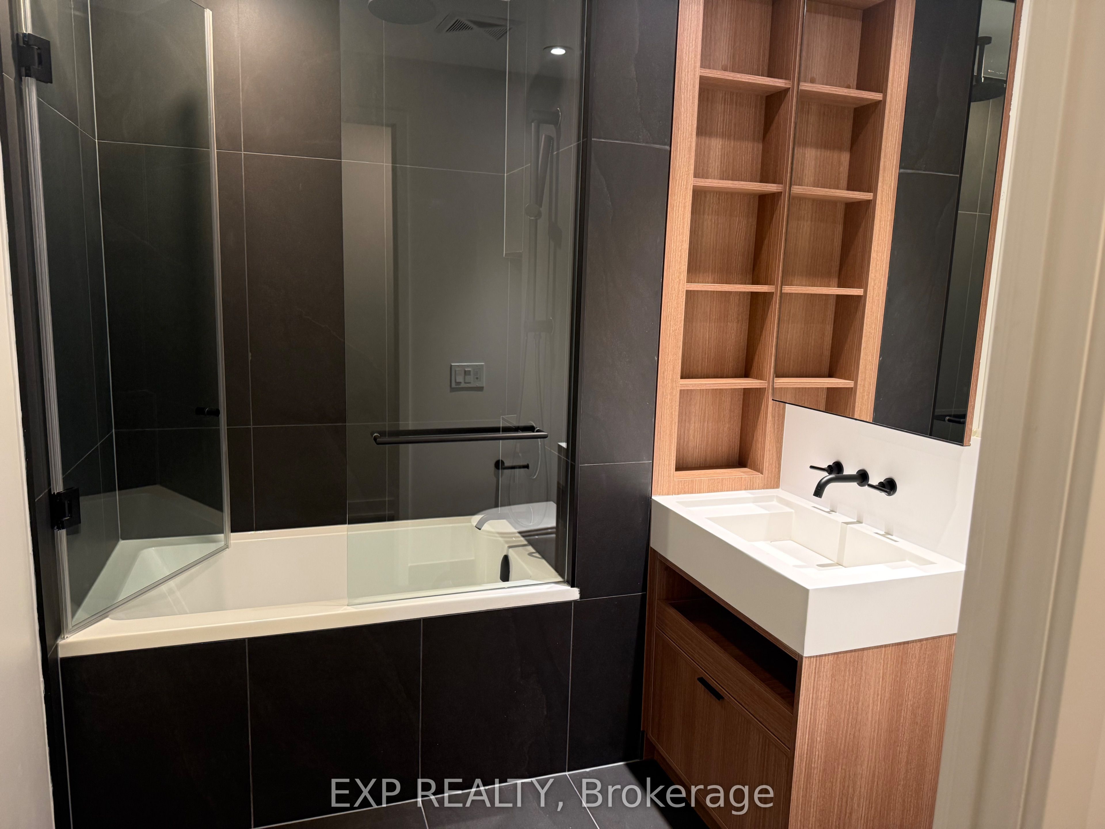Additional image 4 of 4206-55 Charles Street E, Toronto, ON, M4Y 0J1